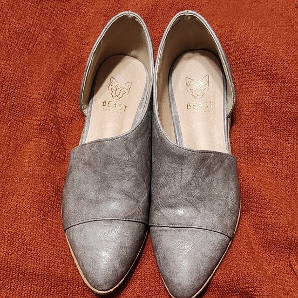 Beast Fashion Gray Flats pointed toe size 6 - Picture 7 of 7